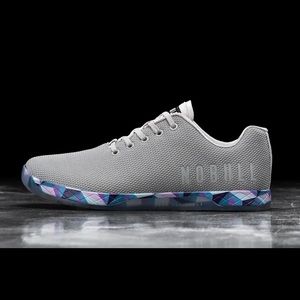 No Bull shoes! Like brand new and can send more pictures!